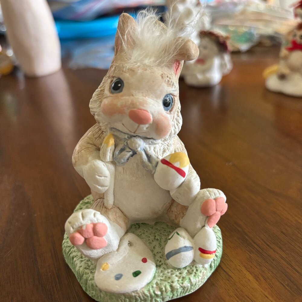 DREAMSICLES "COLOR OF SPRING" BUNNY FIGURINE- PAINT BRUSH & PALETTE COLORING EGG